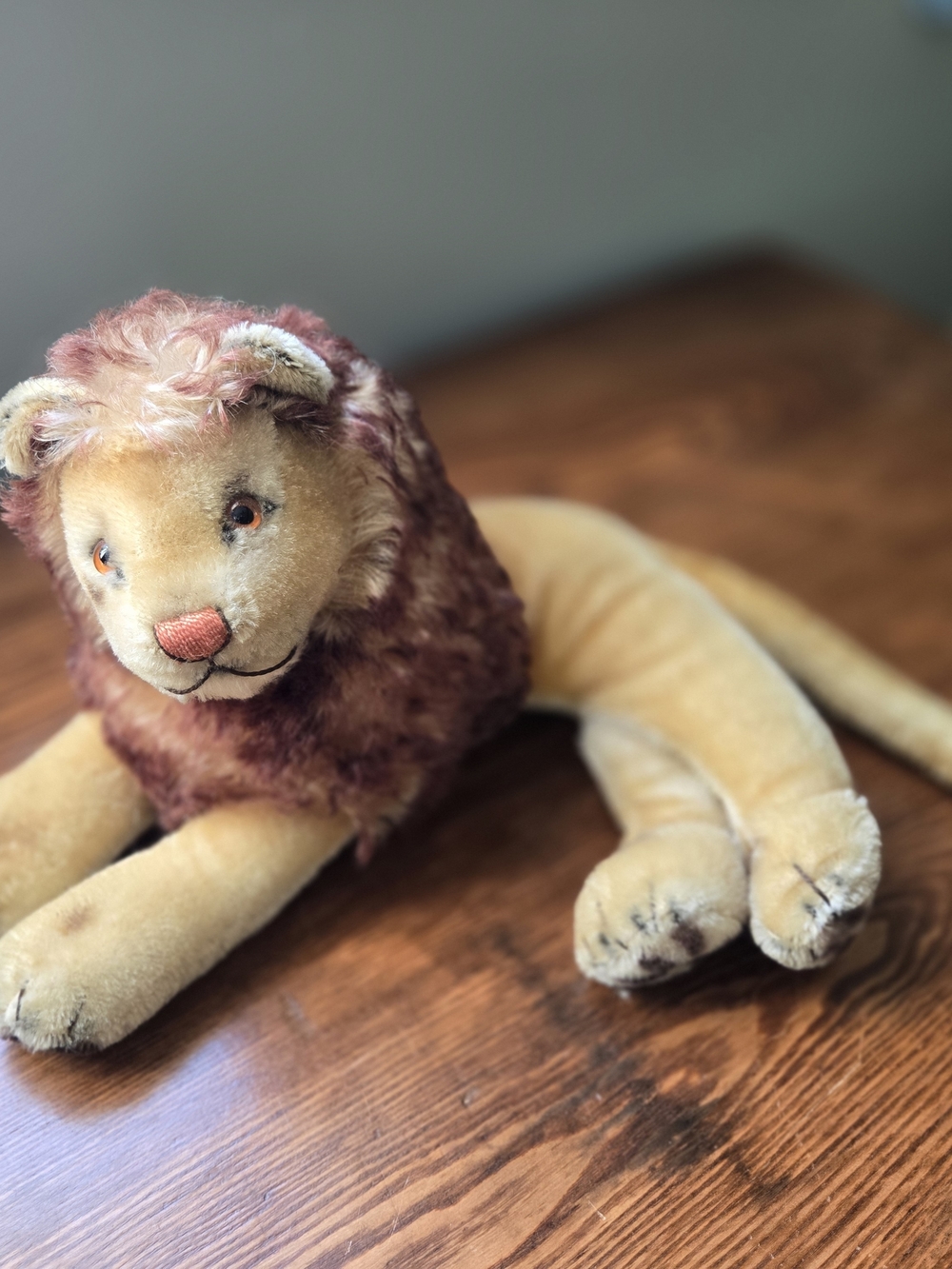 Rare vintage STEIFF Lion